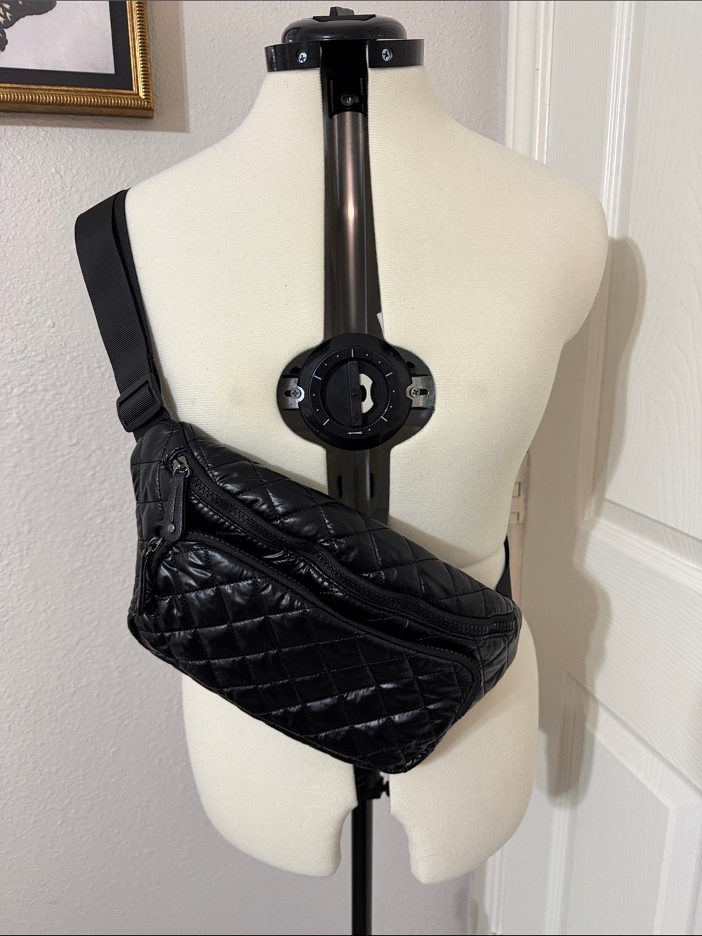 Quilted Black Crossbody Sling Bag with Zipper Detail